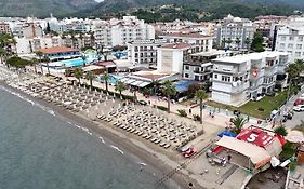 Cle Beach Boutique Hotel